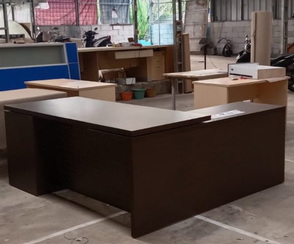 Meja Kantor Partisi Meja Kantor Partisi