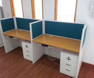 Desain partition kantor minimalis modern untuk memaksimalkan ruang kerja menjadi lebih elegan dan produktif dengan partisi kantor minimalis