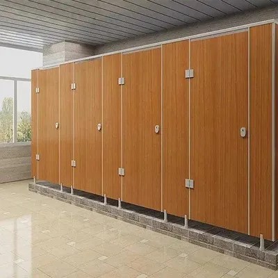 Jasa tukang partisi kantor profesional dan terpercaya untuk membagi ruangan kantor dengan desain yang modern dan fungsional